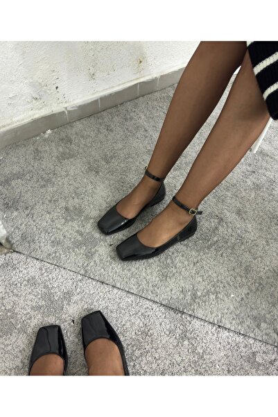 volante Siyah Rugan Bilekten Bağlamalı Babet Ayakkabı