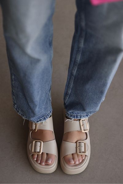 selinshoes صندل نسائي من Minella بإبزيم مزدوج - ECRU