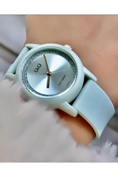 Q&Q Women's Waterproof Plastic Cord Wristwatch