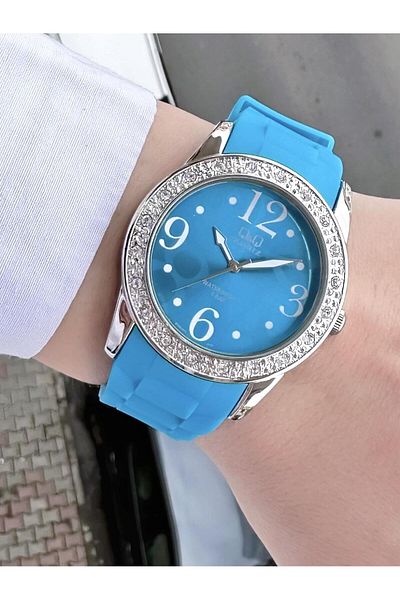 Q&Q  Women's Plastic Cord Wristwatch