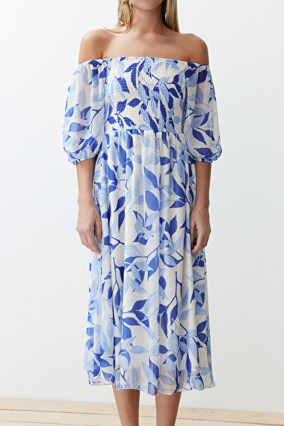 Trendyol Collection Rochie maxi din șifon florală albastră cu guler Madonna - Fusta cu deschidere în talie TWOSS24EL00840