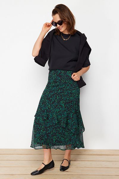 Trendyol Modest Gefütterter Webrock mit grünem Tiermuster TCTAW24EE0020