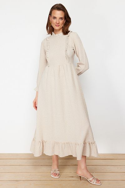 Trendyol Modest Beiges gewebtes Kleid mit Gingham-Muster und Rüschendetail TCTSS21EB0028
