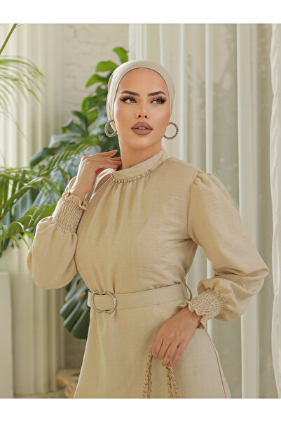 HİJABAYA Λινό φόρεμα με πέτρες στο γιακά, μανίκια και ζώνη