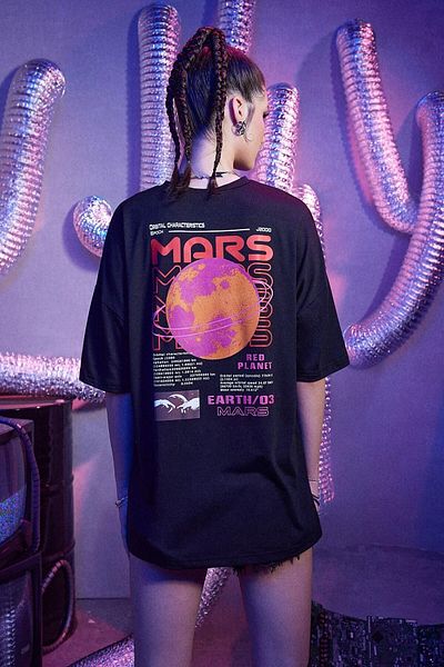 MODAGEN Μπλουζάκι Unisex Black Crew Neck Planet με στάμπα oversize