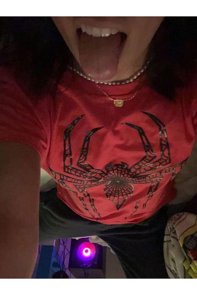 Toum Blunt Blunt Spider Printed Red Crop Blouse