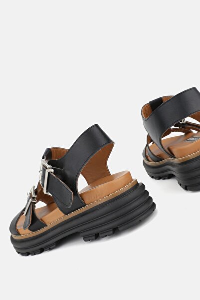 TUNAELLİ WOMEN'S BLACK GENUINE NATURAL LEATHER SHORT HEELED BUCKLE SANDALS