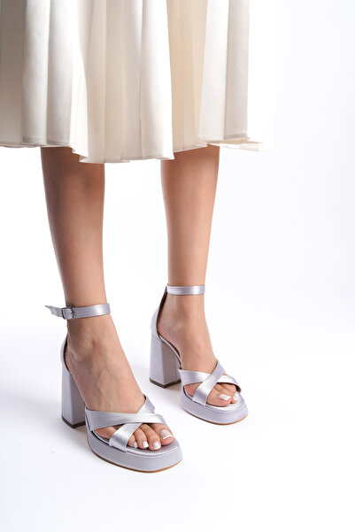 Moda Değirmeni Pantofi cu toc pentru femei din satin argintiu BG1115-119-0002