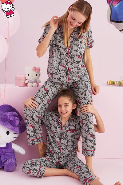 Siyah İnci Hello Kitty Licensed 100% βαμβακερό γκρι πολύχρωμο σετ πιτζάμες με κουμπιά