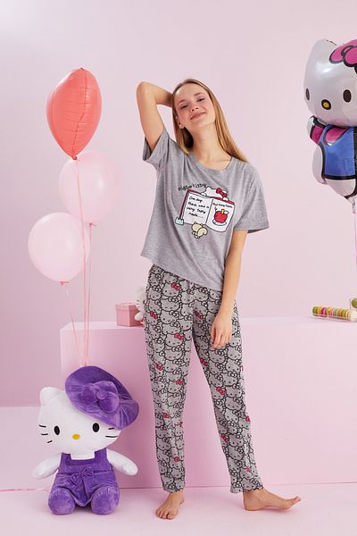 Siyah İnci Hello Kitty Licensed 100% βαμβακερό γκρι πολύχρωμο σετ πιτζάμες με λαιμόκοψη