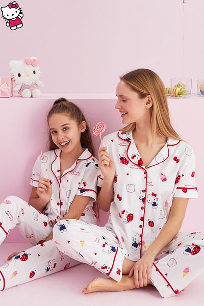 Siyah İnci Hello Kitty Licensed 100% βαμβακερό λευκό πολύχρωμο σετ πιτζάμες με κουμπιά