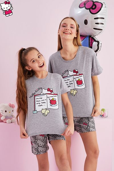 Siyah İnci Hello Kitty Licensed 100% Cotton Gray Multicolor Crew Neck Shorts Pajamas Set