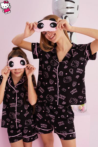 Siyah İnci Hello Kitty Licensed 100% Cotton Black Multicolor Button Ribbed Shorts Pajamas Suit
