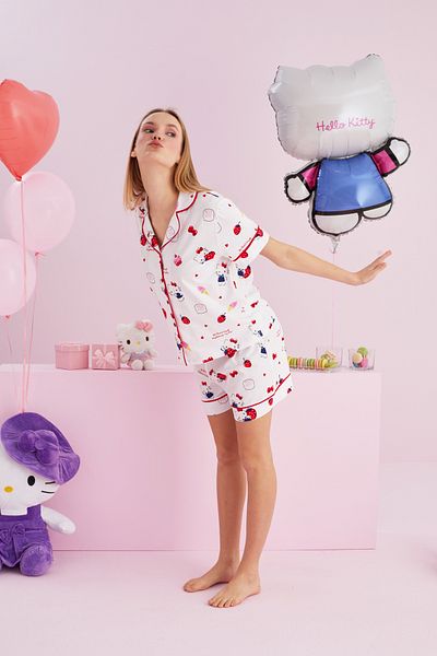 Siyah İnci Σετ πιτζάμες Hello Kitty με άδεια 100% βαμβακερό λευκό πολύχρωμο σορτς με κουμπιά