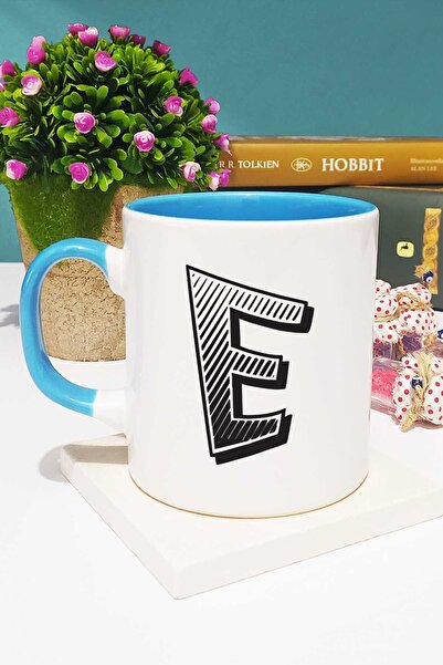 Hedizu كوب بتصميم حرف E باللون الأزرق