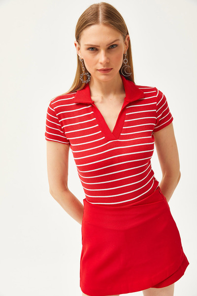 Olalook Női csíkos, piros pólógallérral kötött blúz BLZ-19002563