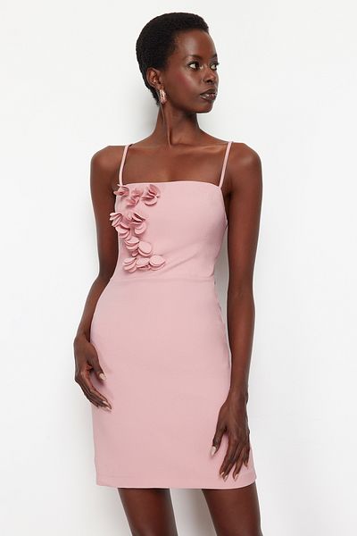 Trendyol Collection Κομψό κοντό βραδινό φόρεμα - Μοτίβο λουλουδιών σε σκόνη, υφαντό TPRSS24EL00114