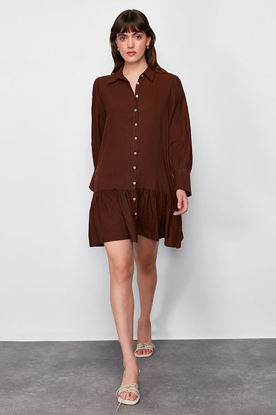 Trendyol Collection Кафява пола и волан, мини тъкана рокля с риза TWOSS24EL00349