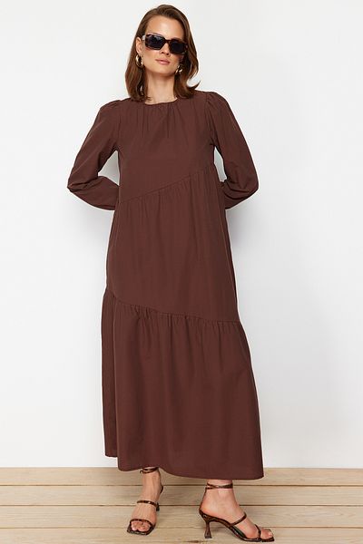 Trendyol Modest Кафява тъкана рокля от поплин с кръгло деколте TCTSS21EL3470