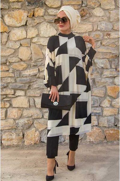 Aişe tesettür Ecru Black Checkered Oversize Hijab Tunik