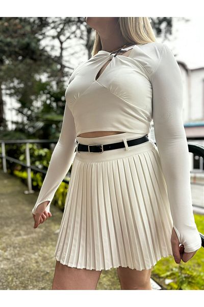 Büşra Yılmaz Boutique FUSTA SCURTĂ PLISĂ ALBĂ CU CUREA