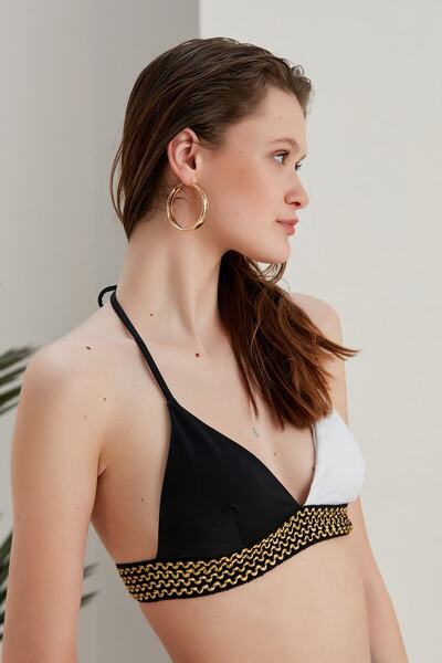 sayina Γυναικείο μπλουζάκι μπικίνι με λεπτομέρεια με κέντημα με κορδέλα σε μαύρο-άσπρο