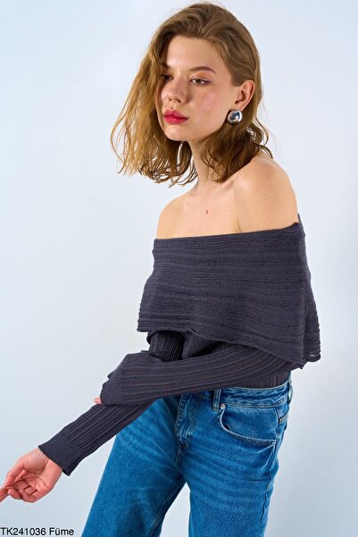 Laluvia Smoked Thin Madonna Collar Sweater