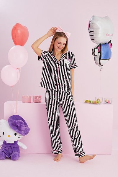 Siyah İnci Set de pijamale cu nasturi multicolore, cu licență Hello Kitty, 100% bumbac, alb-negru