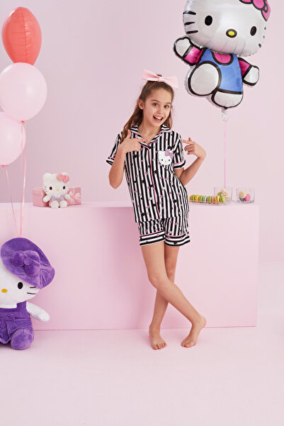 Siyah İnci Hello Kitty Lisanslı %100 Pamuk Siyah Beyaz Çok Renkli Düğmeli Biyeli Şort Pijama Takım