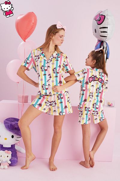 Siyah İnci Hello Kitty Licensed 100% βαμβακερό πολύχρωμο σορτς πιτζάμες με κουμπιά