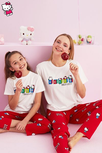 Siyah İnci Hello Kitty Licensed - 100% βαμβακερό λευκό, πολύχρωμο σετ πιτζάμες με λαιμόκοψη