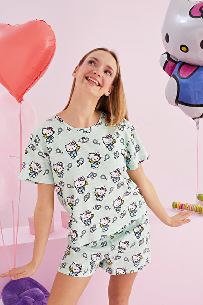 Siyah İnci Hello Kitty Lisanslı %100 Pamuk Yeşil Çok Renkli Bisklet Yaka Şort Pijama Takım