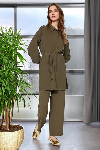Trendyol Modest Khakifarbenes Aerobin-Hemd-Hosen-Set aus gewebtem Stoff mit Gürtel TCTSS23US00018