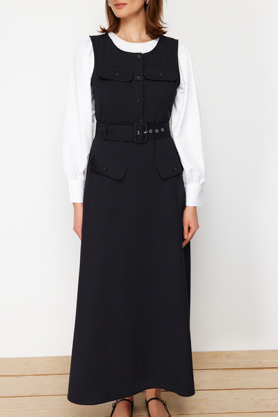 Trendyol Modest Detailní černé gabardínové tkané šaty bez rukávů TCTSS24EB00161