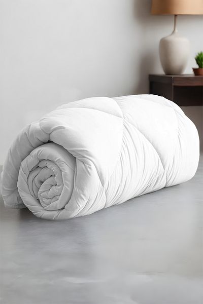EVPANYA Silicone Fiber Filled Quilt with Piping ( Single Person )