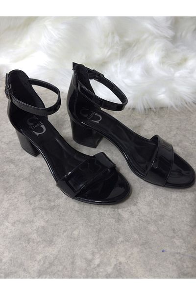 İmerShoes Sandale de damă din piele lacuită neagră - curea la gleznă, față deschisă, o singură curea, toc gros 149