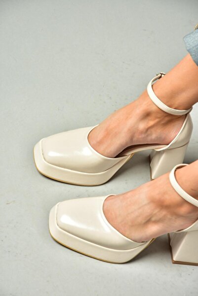 Fox Shoes S282030308 Béžová lakovaná kožená dámská obuv na silném podpatku