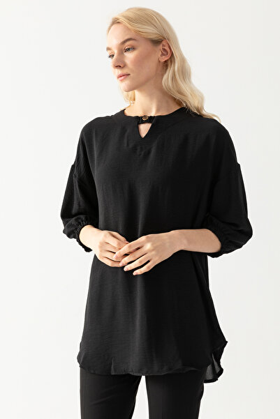 EtkiModa Γυναικεία μαύρη μπλούζα με κουμπιά με λεπτομέρεια μανίκια με μισό μα...