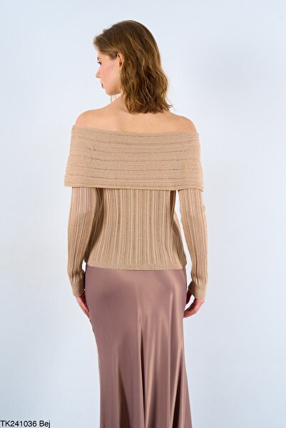 Laluvia Beige Thin Madonna Collar Sweater