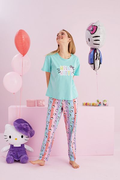 Siyah İnci Hello Kitty Licensed 100% βαμβακερό πράσινο πολύχρωμο σετ πιτζάμες με λαιμόκοψη