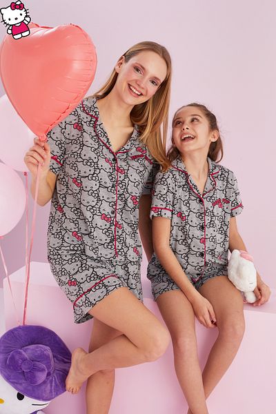 Siyah İnci Σετ πιτζάμες Hello Kitty με άδεια 100% βαμβακερό γκρι πολύχρωμο σορτς με κουμπιά