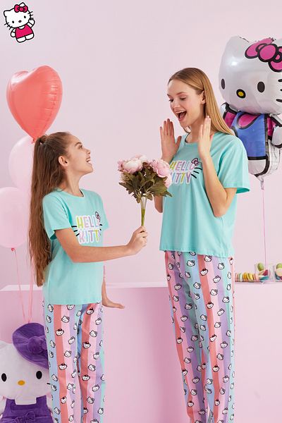 Siyah İnci Hello Kitty Licensed 100% βαμβακερό πράσινο πολύχρωμο σετ πιτζάμες με λαιμόκοψη