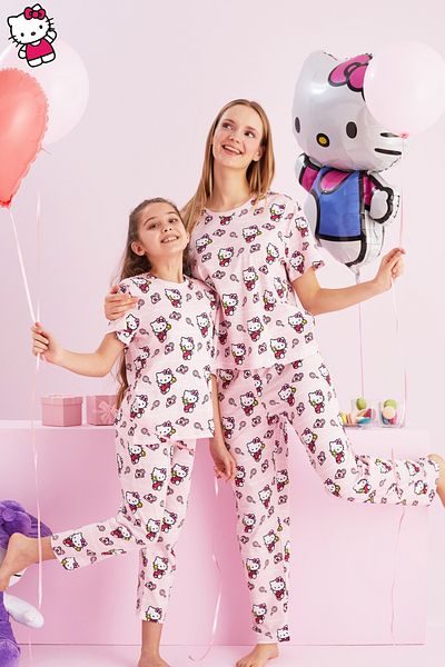 Siyah İnci Hello Kitty Licensed 100% βαμβακερό ροζ πολύχρωμο σετ πιτζάμες με λαιμόκοψη