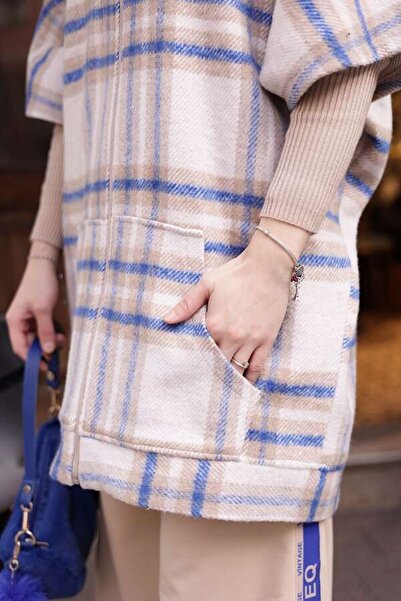 ESRA KEKÜLLÜOĞLU Kadın Yeni Panço 2 li Takım Ekoseli Mavi Sütlü Kahve-Bej