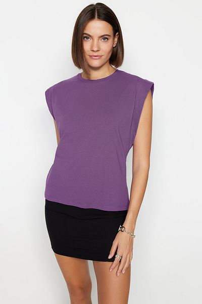 Trendyol Collection Dunkelviolettes T-Shirt aus Baumwollwatte im Basic-Stil TwoSs20ts0021