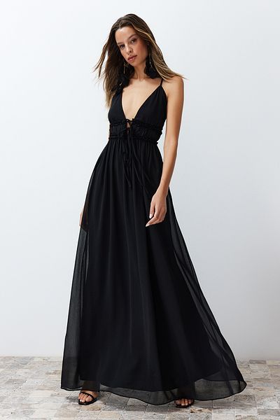 Trendyol Collection Czarna sukienka z podszewką z szyfonu w kształcie litery A, długa, zwiewna, elegancka, wieczorowa, na zakończenie szkoły TPRSS24AE00058