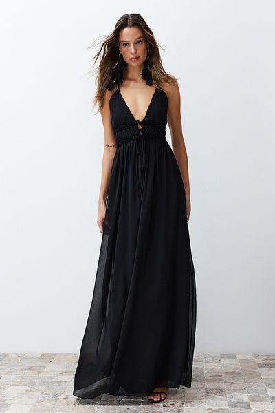 Trendyol Collection Czarna sukienka z podszewką z szyfonu w kształcie litery A, długa, zwiewna, elegancka, wieczorowa, na zakończenie szkoły TPRSS24AE00058