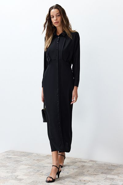 Trendyol Modest Schwarzes, geknöpftes, gewebtes Hemdkleid mit Taillendetail TCTSS24EB00011