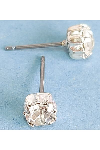 impressive Crystal Solitaire Design Modern Simple Elegant Evening Dress Earrings(Silver)