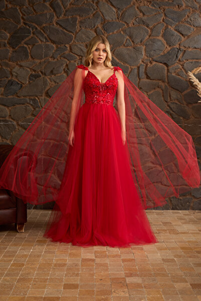 Lenta Moda Kırmızı Boncuklu Dantel Kaplama Pelerinli Maxi Boy Abiye Ve Gece Elbisesi